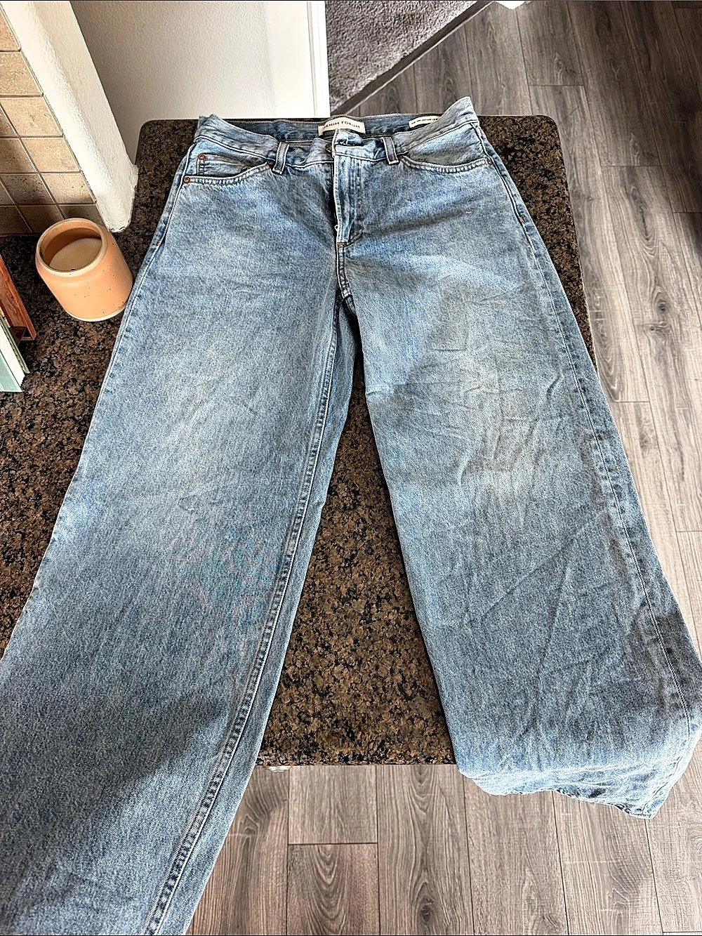 Aritzia low rise size 26 jeans